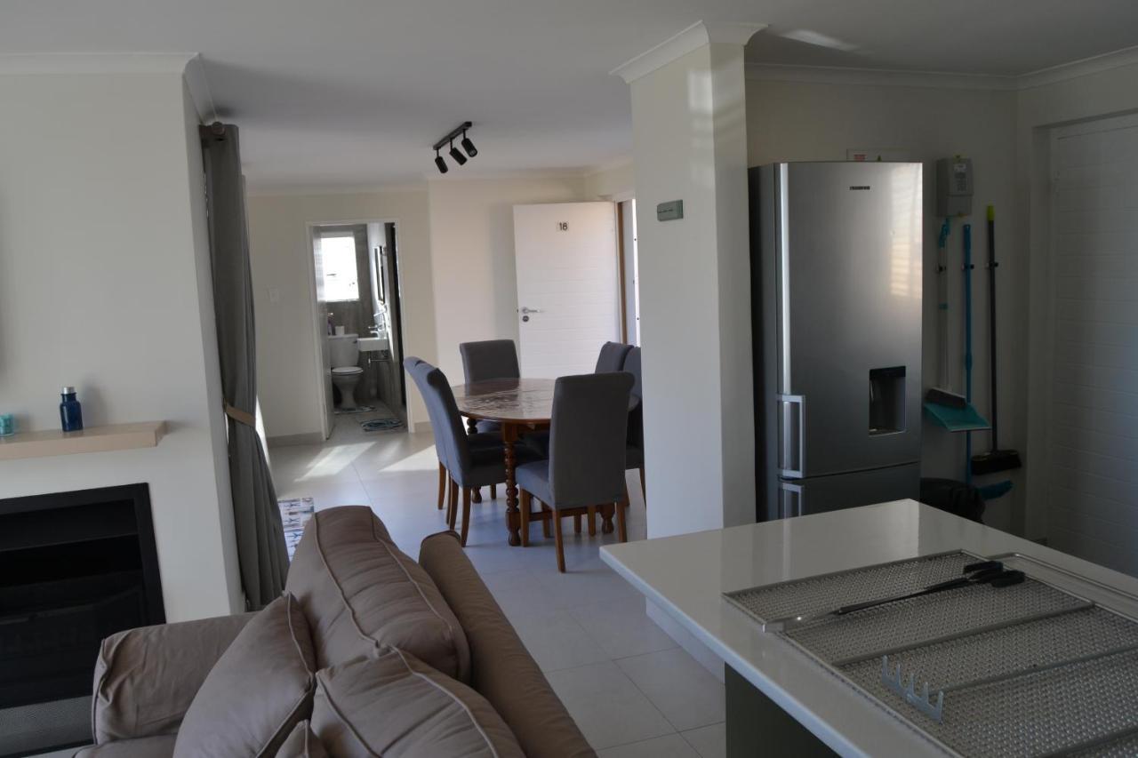 Hermanus Beach Club - Le Maree House 18 Eksteriør billede